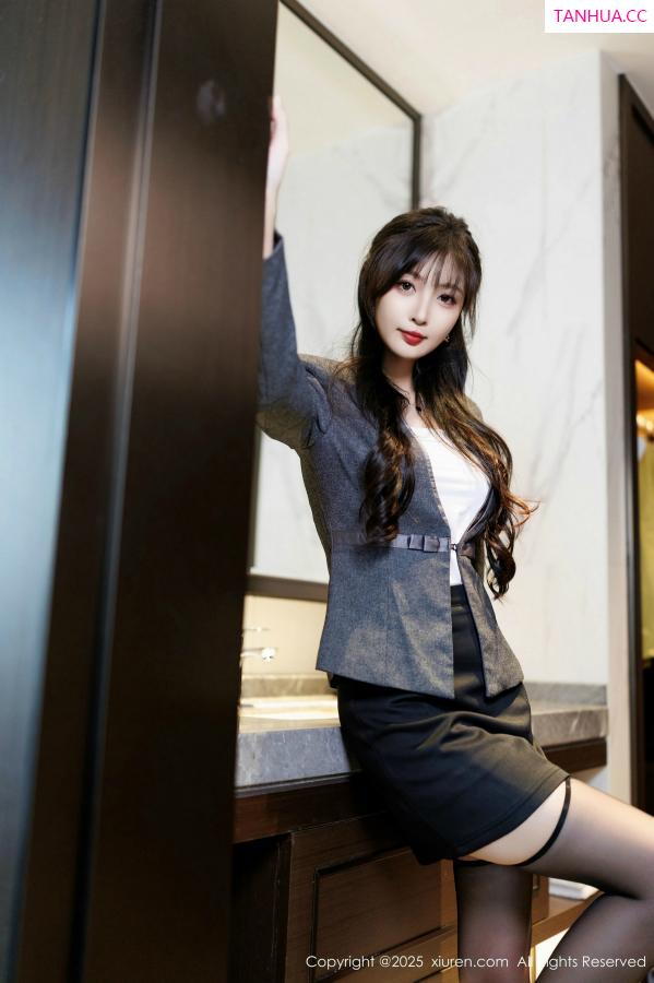   [XiuRen]高清写真图 2025.03.03 No.9957 樱桃小阑子 黑丝美腿第2张图片